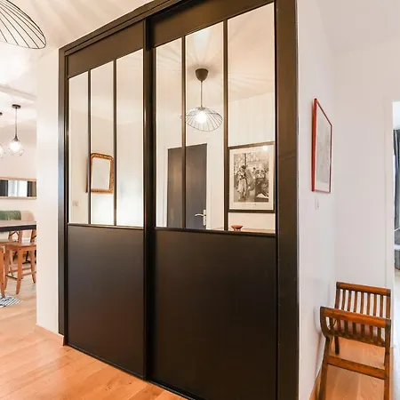 Apartment With Balcony Very Close To The Center